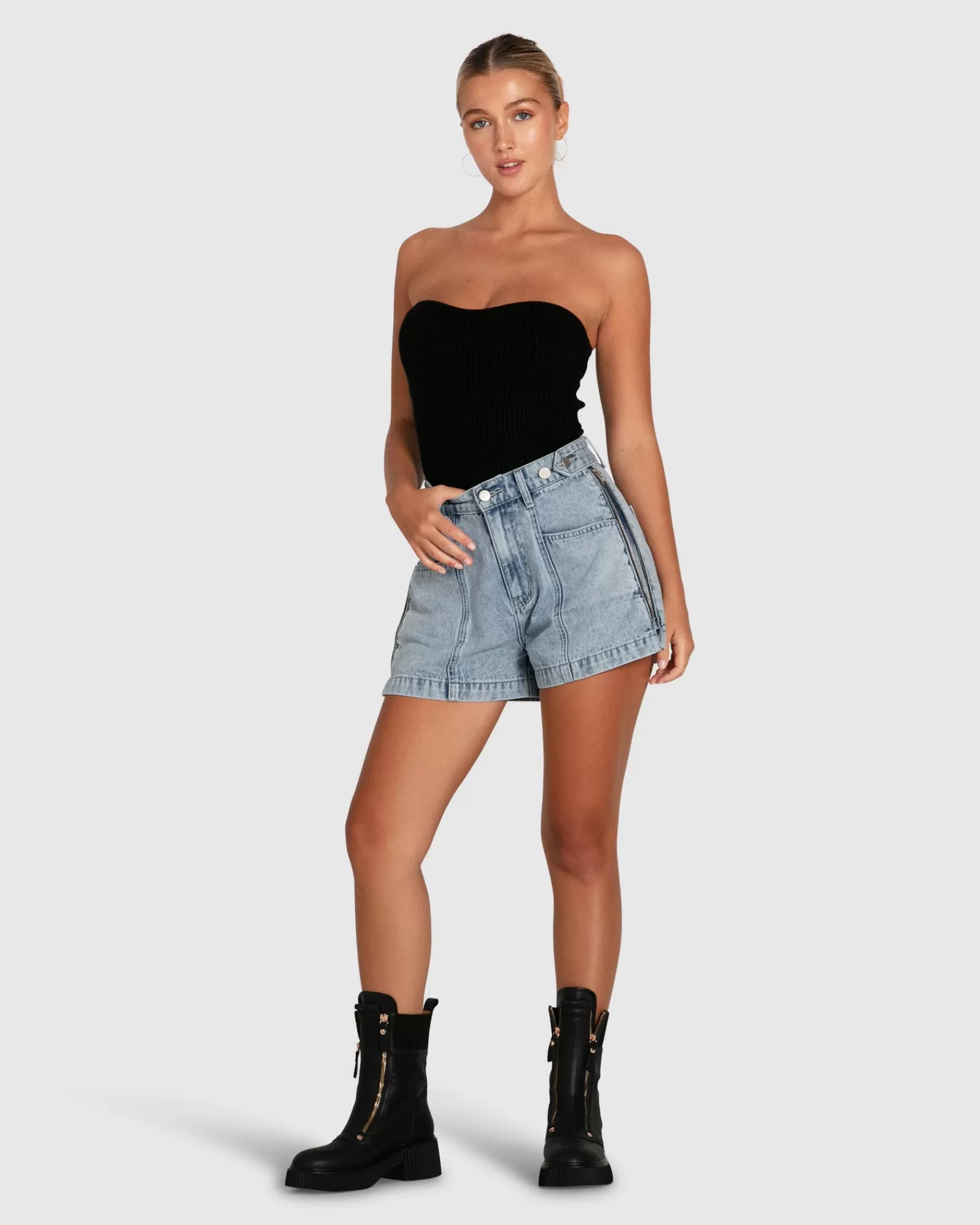 bring_the_heat_denim_shorts__stonewash_2-3.webp Belle & Bloom Bring The Heat Denim Shorts -